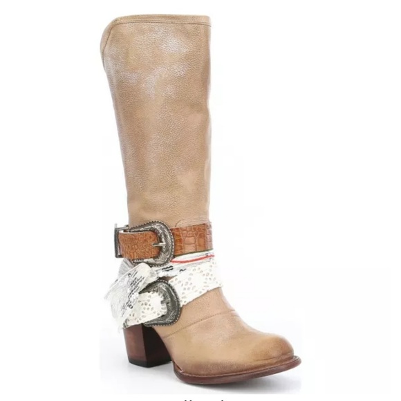 Gorgeous Freebird Boots in Natural Leather - Picture 2 of 3